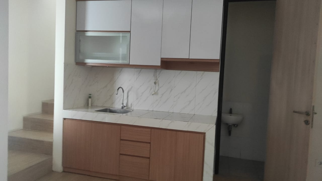 Rumah Disewakan Semi Furnished di Cluster Uptown Lippo Cikarang